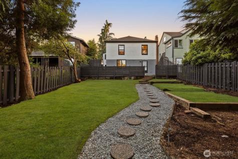 8216 Interlake Avenue N Seattle WA 98103