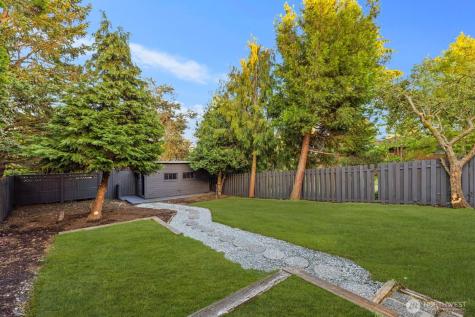 8216 Interlake Avenue N Seattle WA 98103