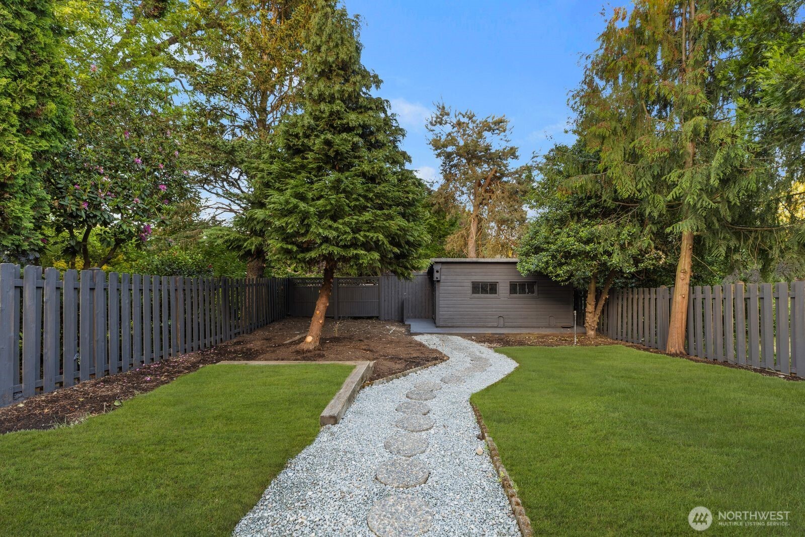 8216 Interlake Avenue N Seattle WA 98103