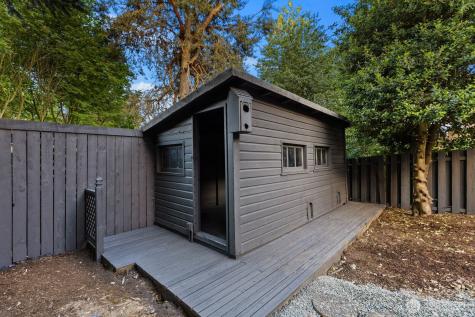 8216 Interlake Avenue N Seattle WA 98103