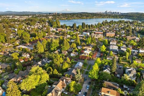 8216 Interlake Avenue N Seattle WA 98103