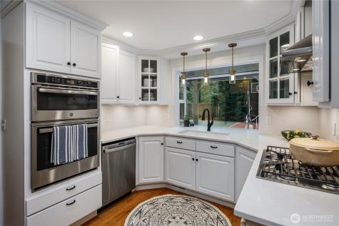 703 245th Place NE Sammamish WA 98074