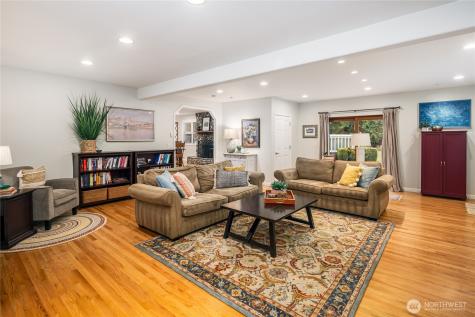703 245th Place NE Sammamish WA 98074