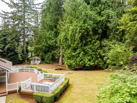 703 245th Place NE Sammamish WA 98074