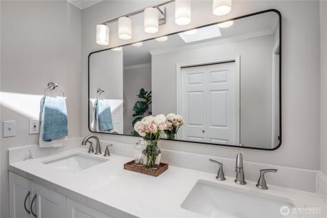 703 245th Place NE Sammamish WA 98074