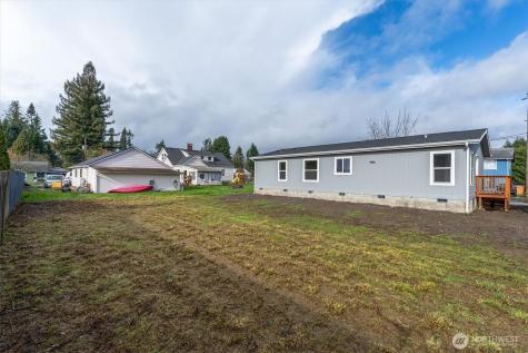 601 Helton Street Castle Rock WA 98611