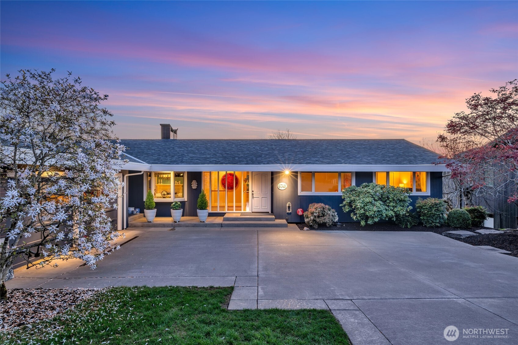 6749 82nd Avenue SE Mercer Island WA 98040