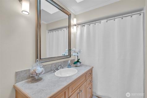 6749 82nd Avenue SE Mercer Island WA 98040