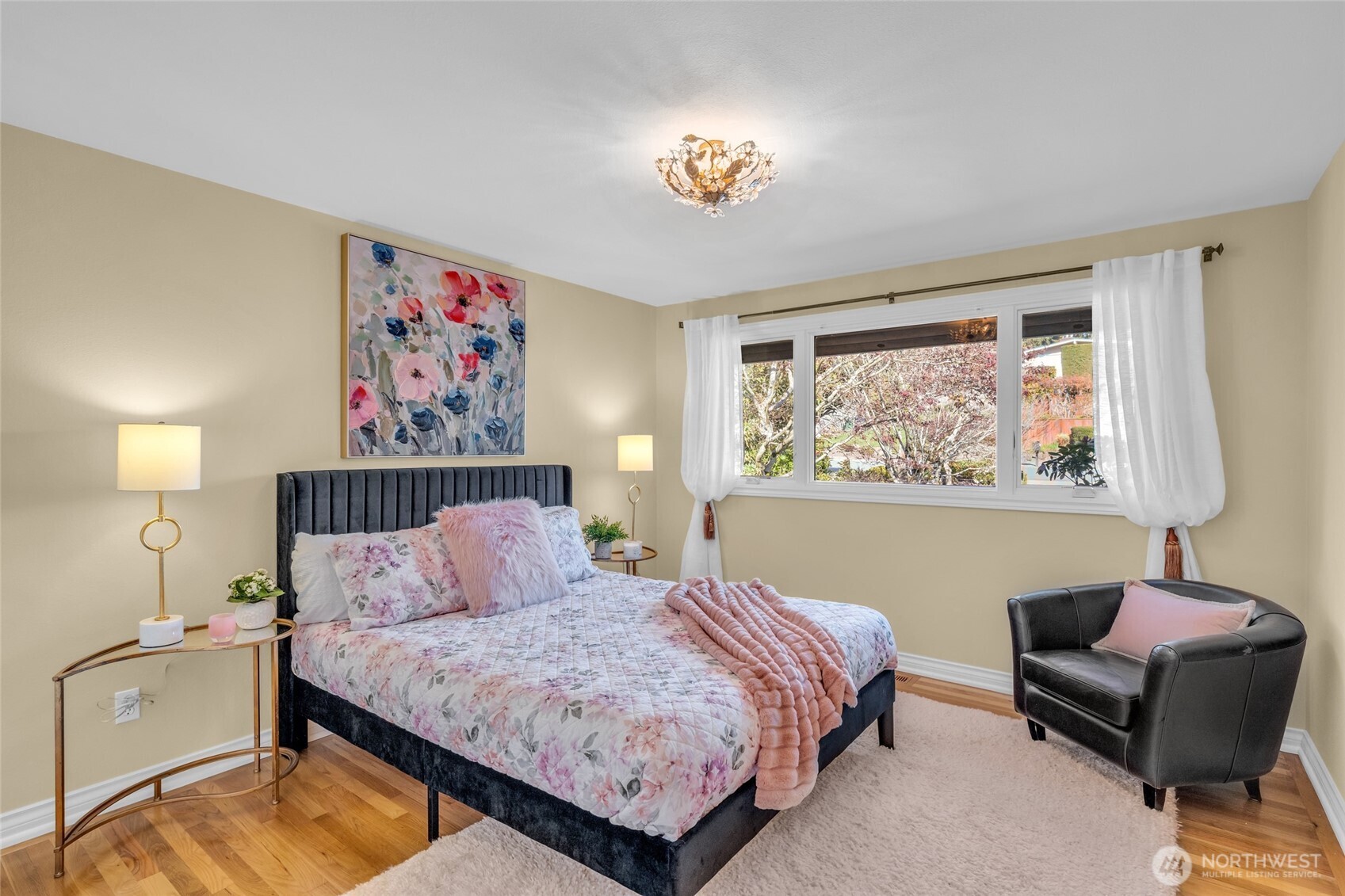 6749 82nd Avenue SE Mercer Island WA 98040