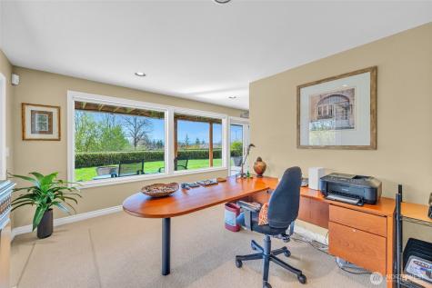 6749 82nd Avenue SE Mercer Island WA 98040