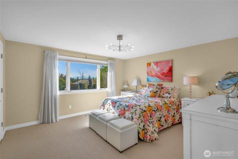 6749 82nd Avenue SE Mercer Island WA 98040