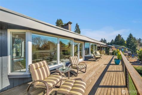6749 82nd Avenue SE Mercer Island WA 98040