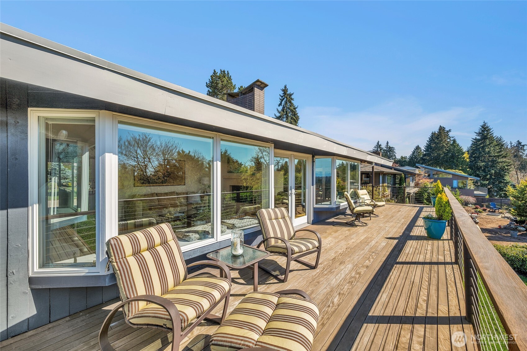 6749 82nd Avenue SE Mercer Island WA 98040