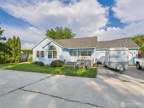 416 5th Avenue Oroville WA 98844