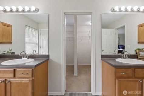2731 SW Jabirin Way Port Orchard WA 98367