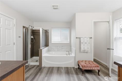 2731 SW Jabirin Way Port Orchard WA 98367