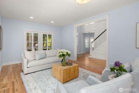 1854 Commodore Lane NW Bainbridge Island WA 98110