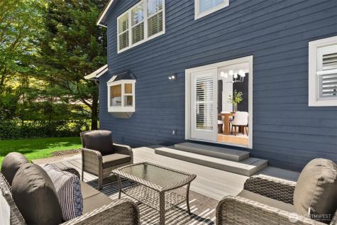 1854 Commodore Lane NW Bainbridge Island WA 98110