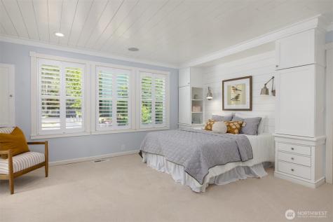 1854 Commodore Lane NW Bainbridge Island WA 98110