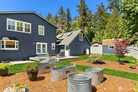 1854 Commodore Lane NW Bainbridge Island WA 98110
