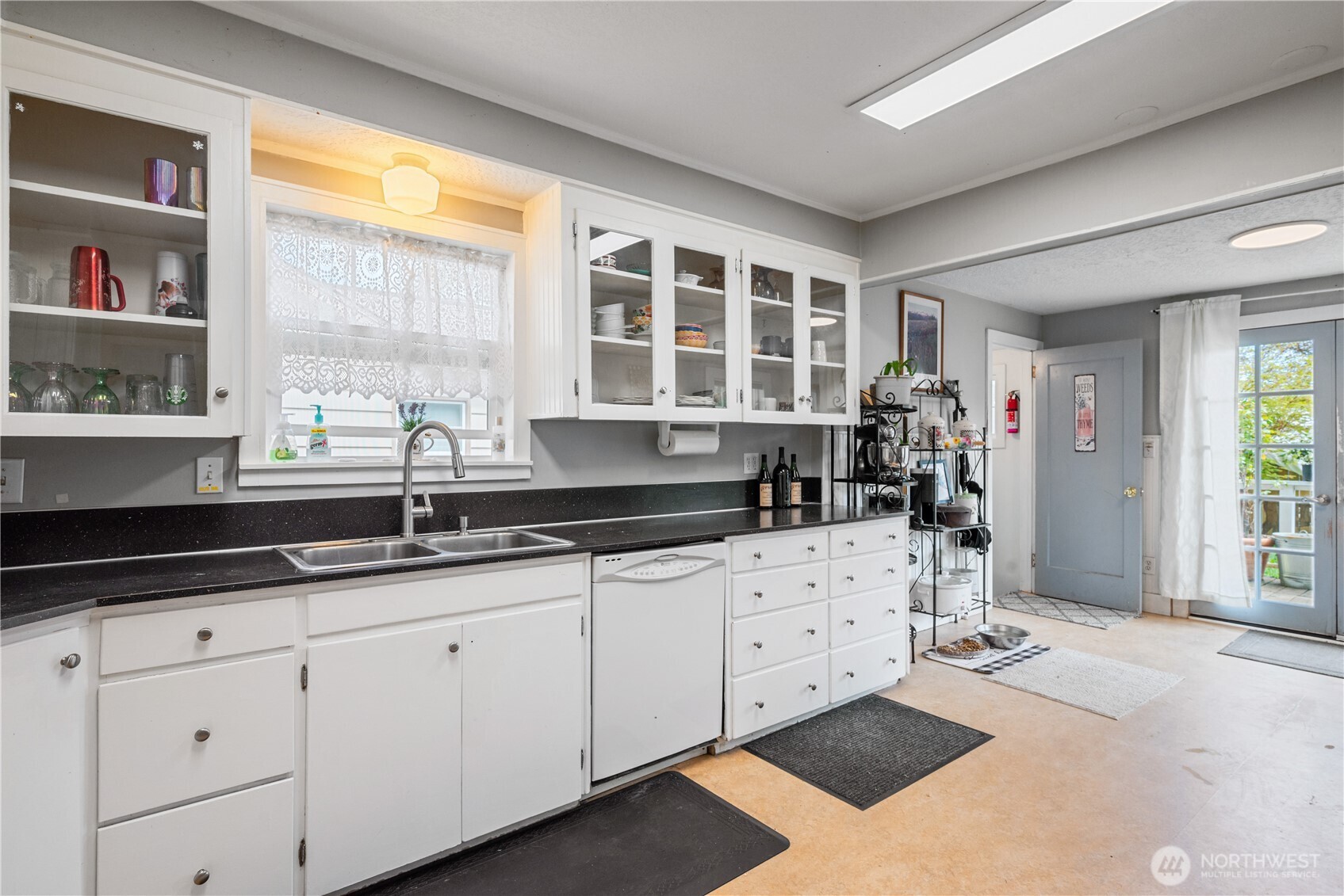 1644 22nd Longview WA 98632