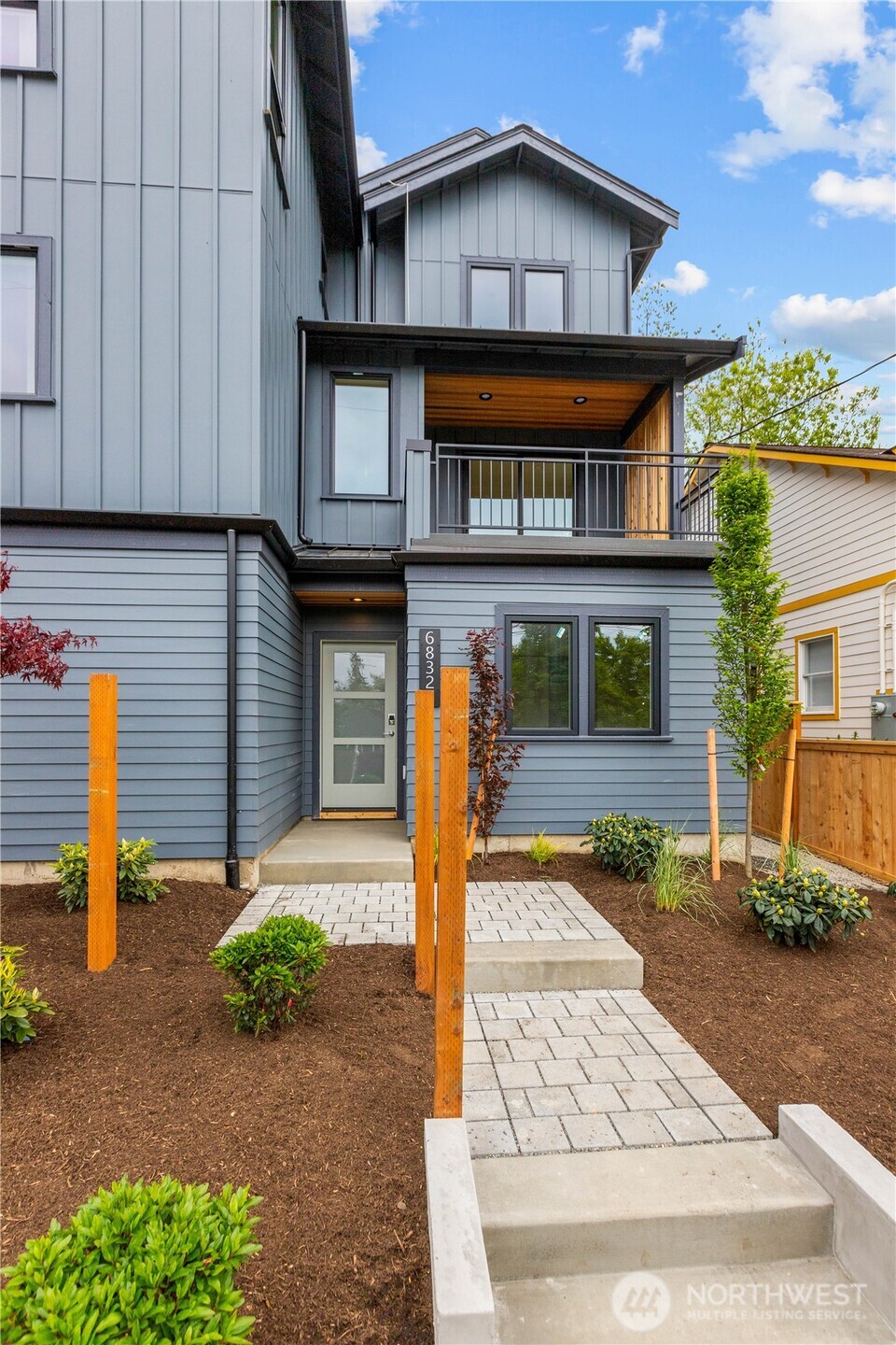 6832 47th Avenue NE Seattle WA 98115