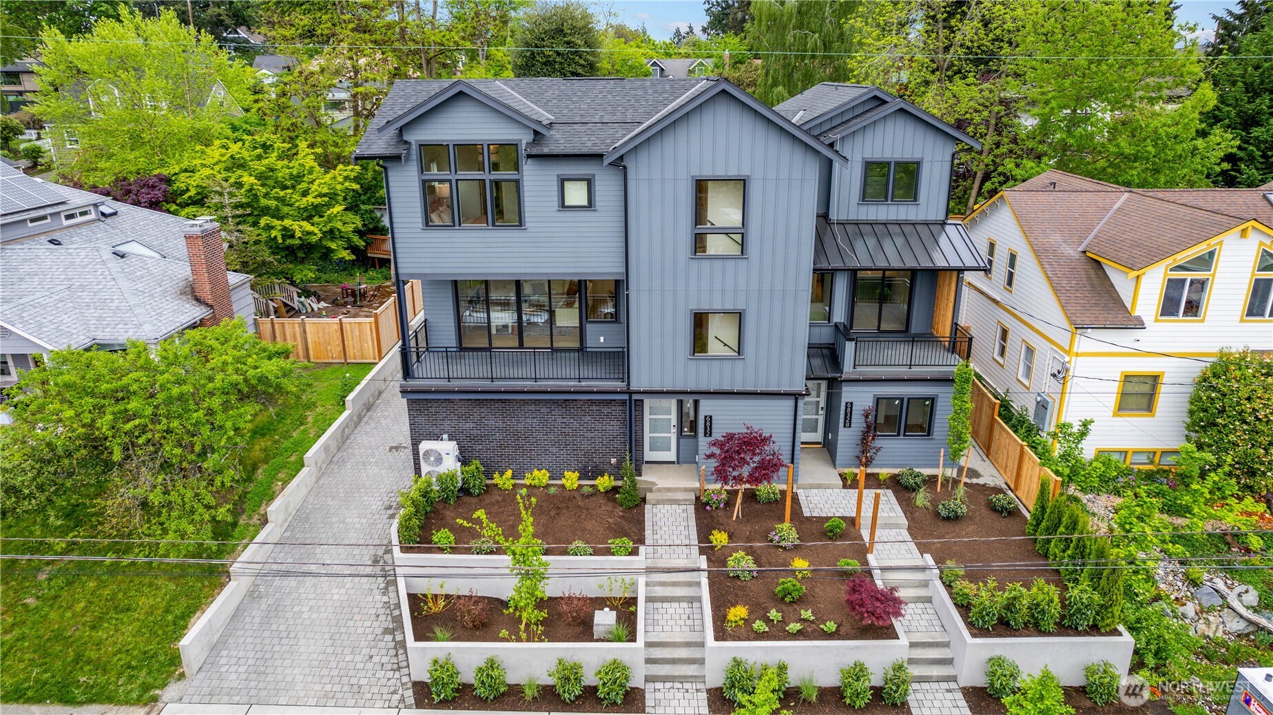 6832 47th Avenue NE Seattle WA 98115