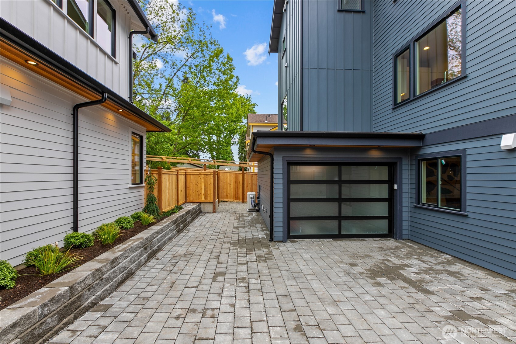 6832 47th Avenue NE Seattle WA 98115
