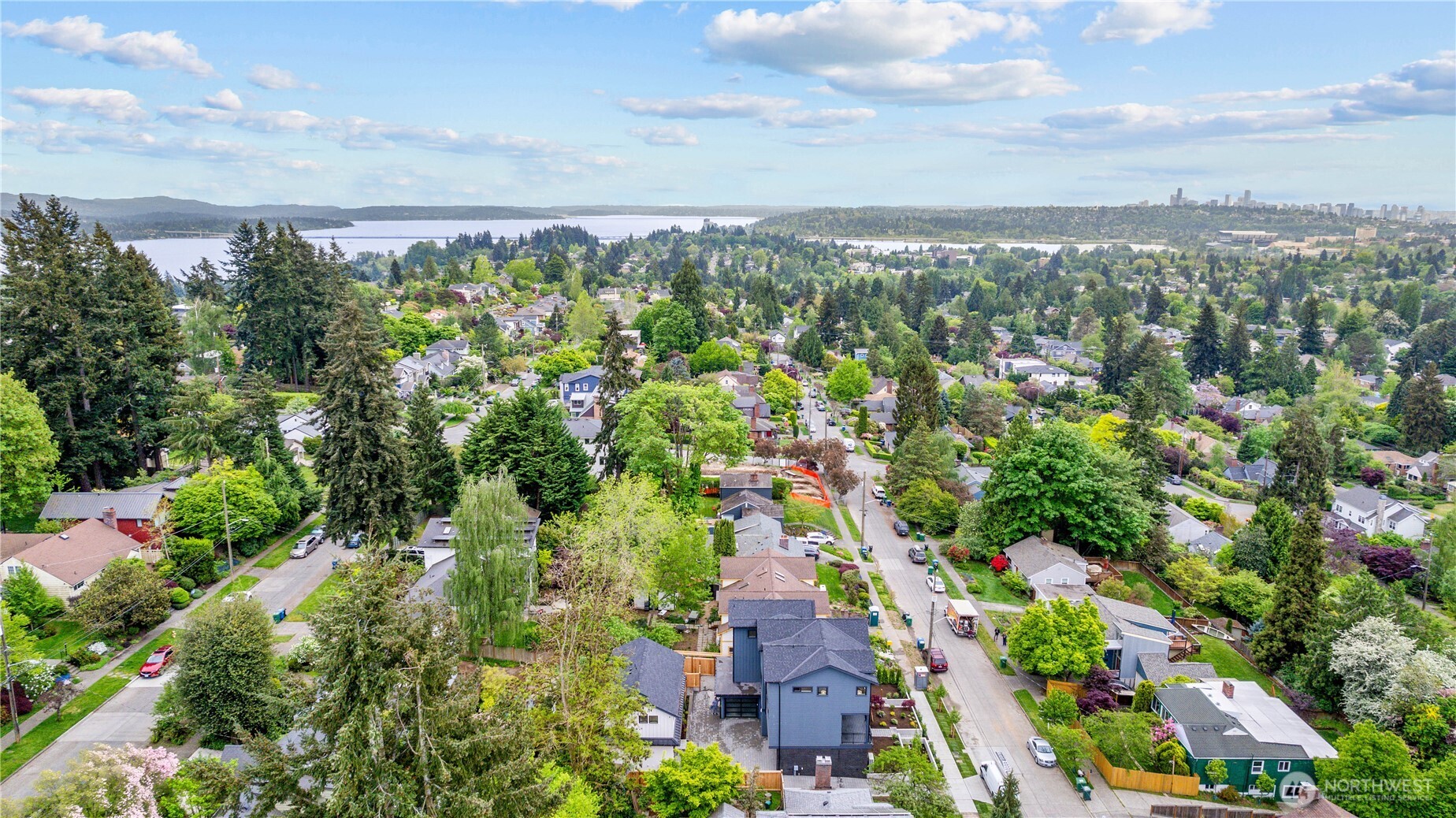 6832 47th Avenue NE Seattle WA 98115