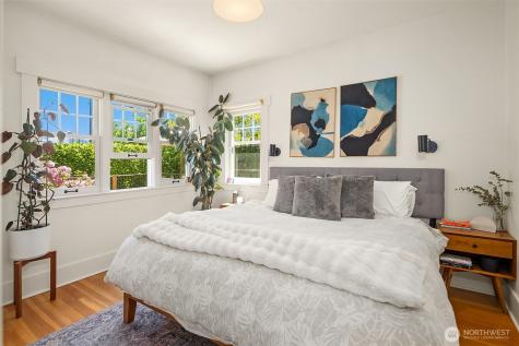 4740 4th Avenue NE Seattle WA 98105