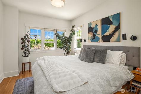 4740 4th Avenue NE Seattle WA 98105