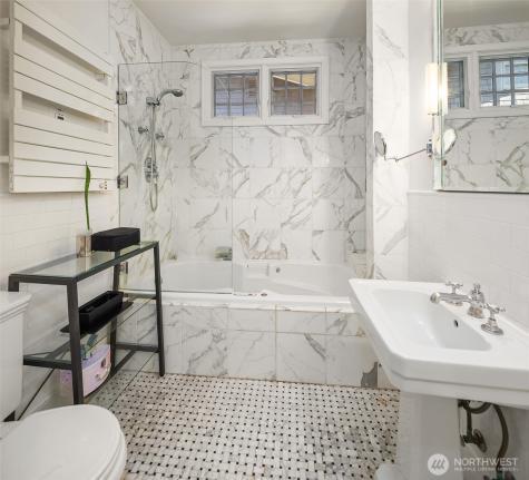4740 4th Avenue NE Seattle WA 98105