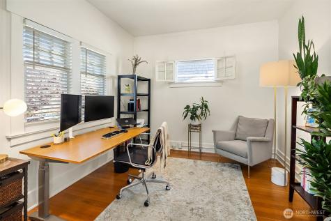 4740 4th Avenue NE Seattle WA 98105