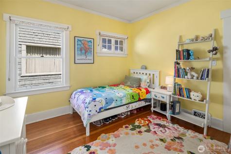 4740 4th Avenue NE Seattle WA 98105
