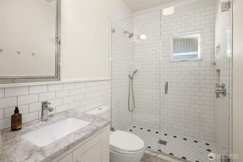 4740 4th Avenue NE Seattle WA 98105