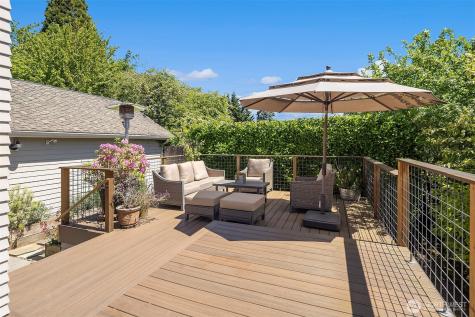 4740 4th Avenue NE Seattle WA 98105