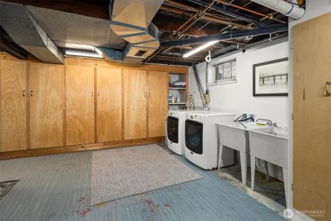 4740 4th Avenue NE Seattle WA 98105