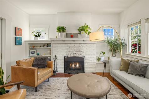 4740 4th Avenue NE Seattle WA 98105