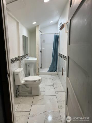 122 W 4th Avenue Omak WA 98841