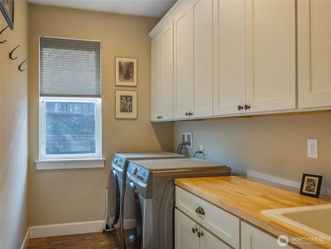 1934 W 8th Street Port Angeles WA 98363