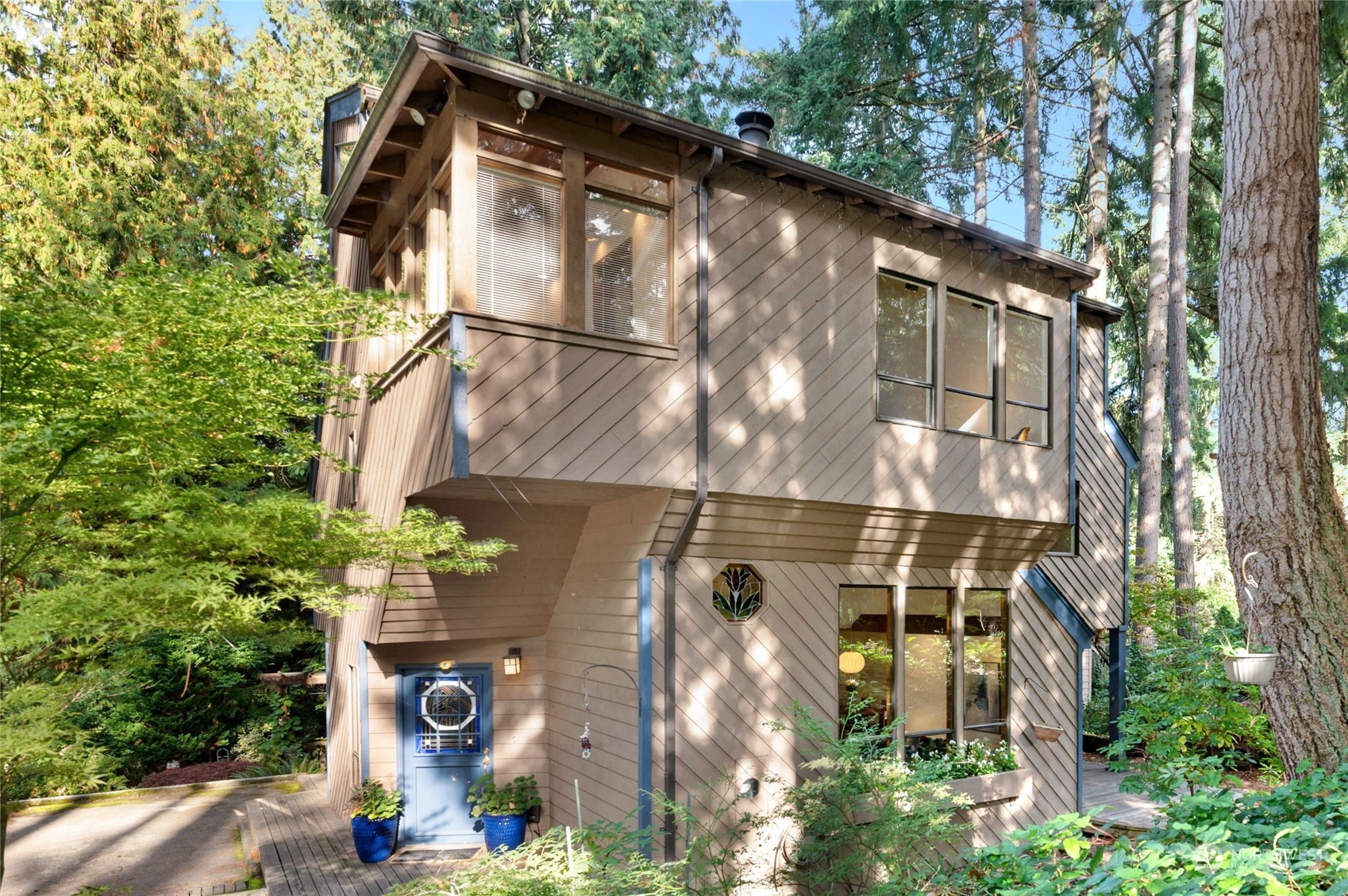 16724 Se Newport Way Bellevue WA 98006