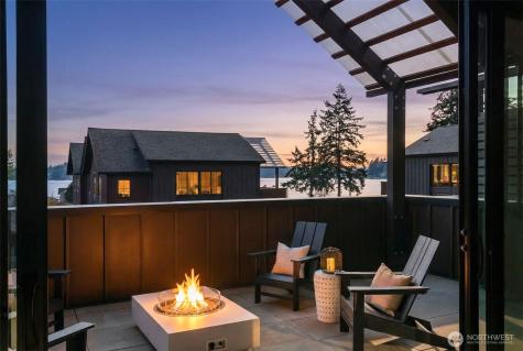 4566 Flying Goat Avenue NE Bainbridge Island WA 98110