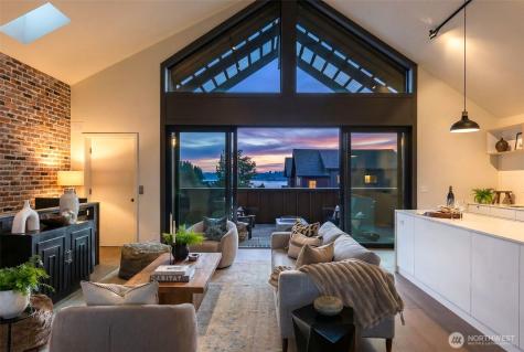 4566 Flying Goat Avenue NE Bainbridge Island WA 98110