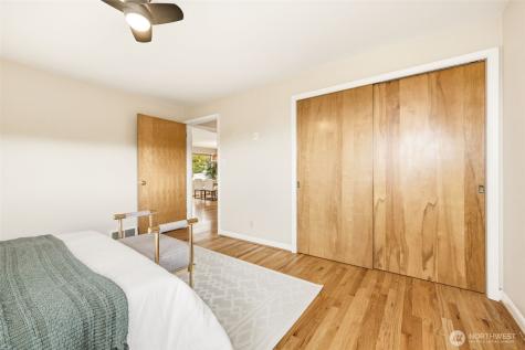 4019 SW Henderson Street Seattle WA 98136