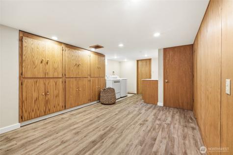 4019 SW Henderson Street Seattle WA 98136