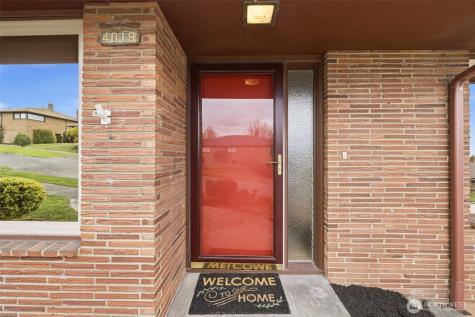 4019 SW Henderson Street Seattle WA 98136