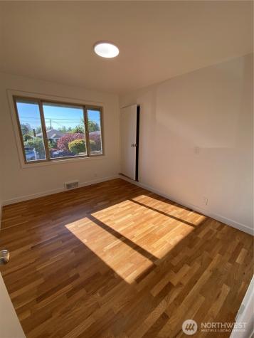 4916 24th Place S Seattle WA 98108
