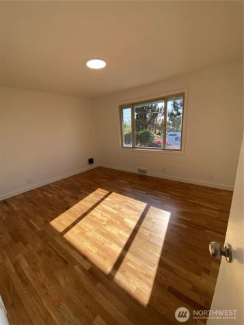 4916 24th Place S Seattle WA 98108