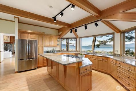 4079 Forest Lane Anacortes WA 98221