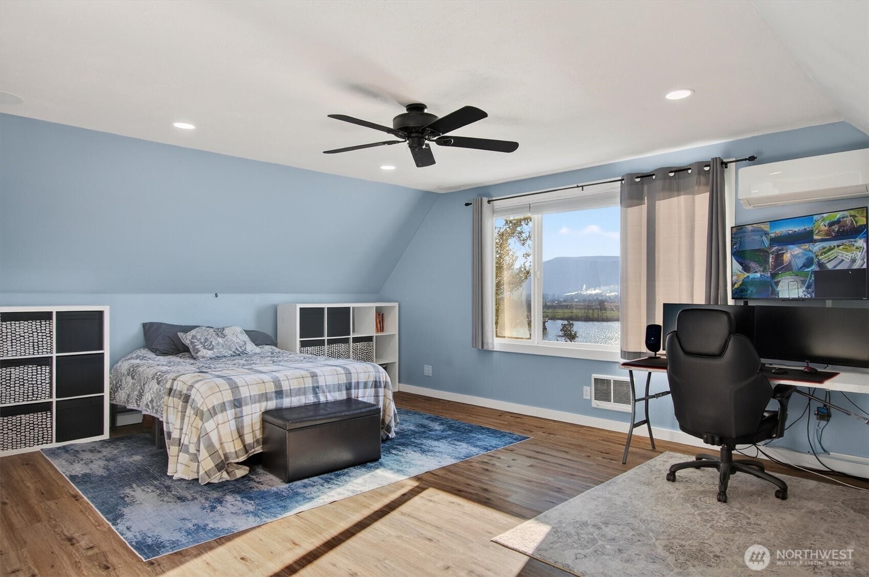 290 Columbia Street Cathlamet WA 98612